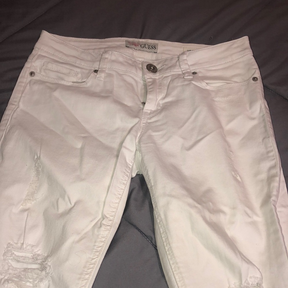 White skinny GUESS jeans